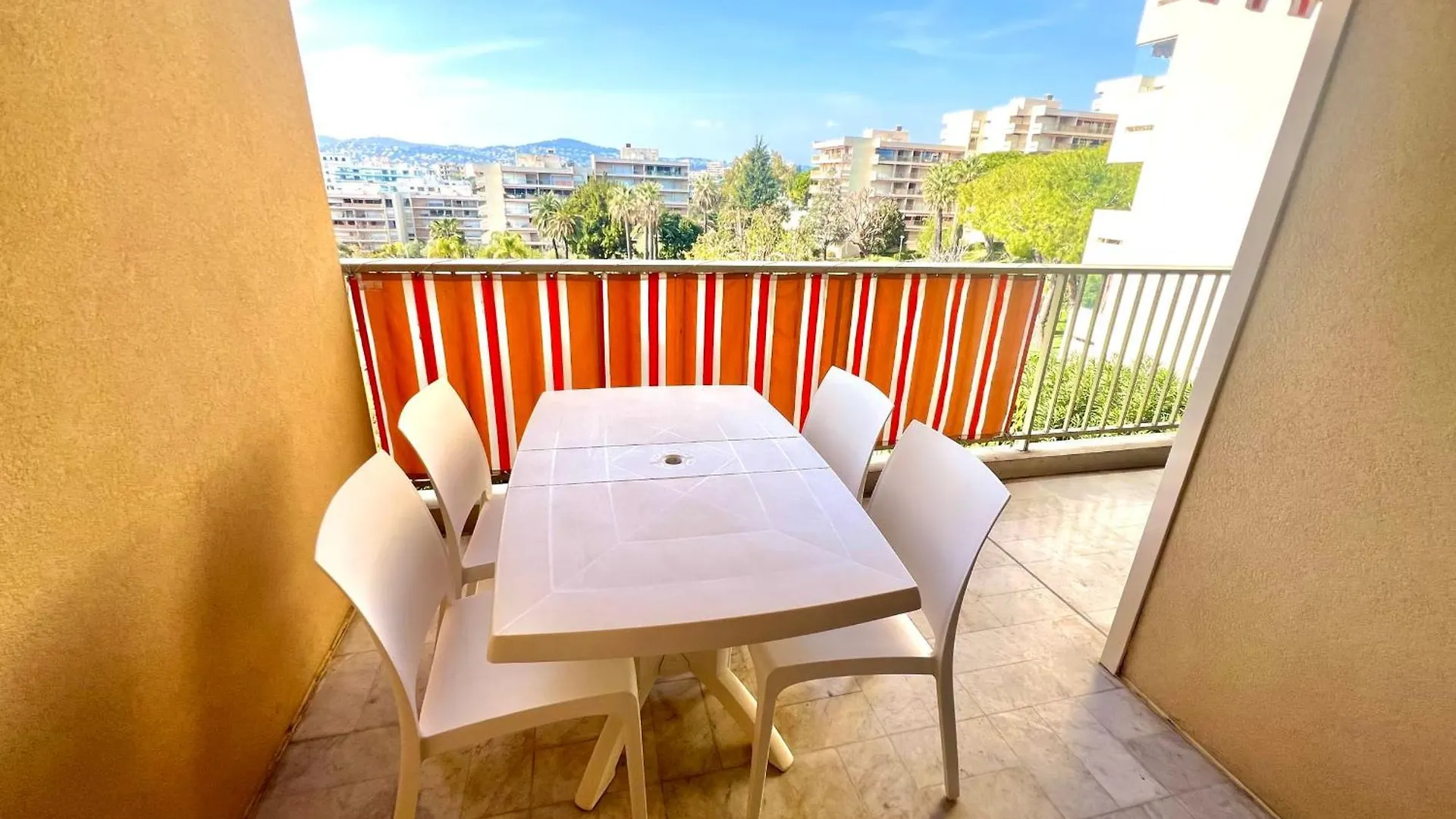 Apartment Juan Les Pins - 4 People - Swimming Pool - Tennis France